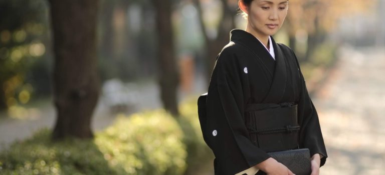 伝統と現代が織りなす日本の葬送文化と位牌の役割や値段の多様性について